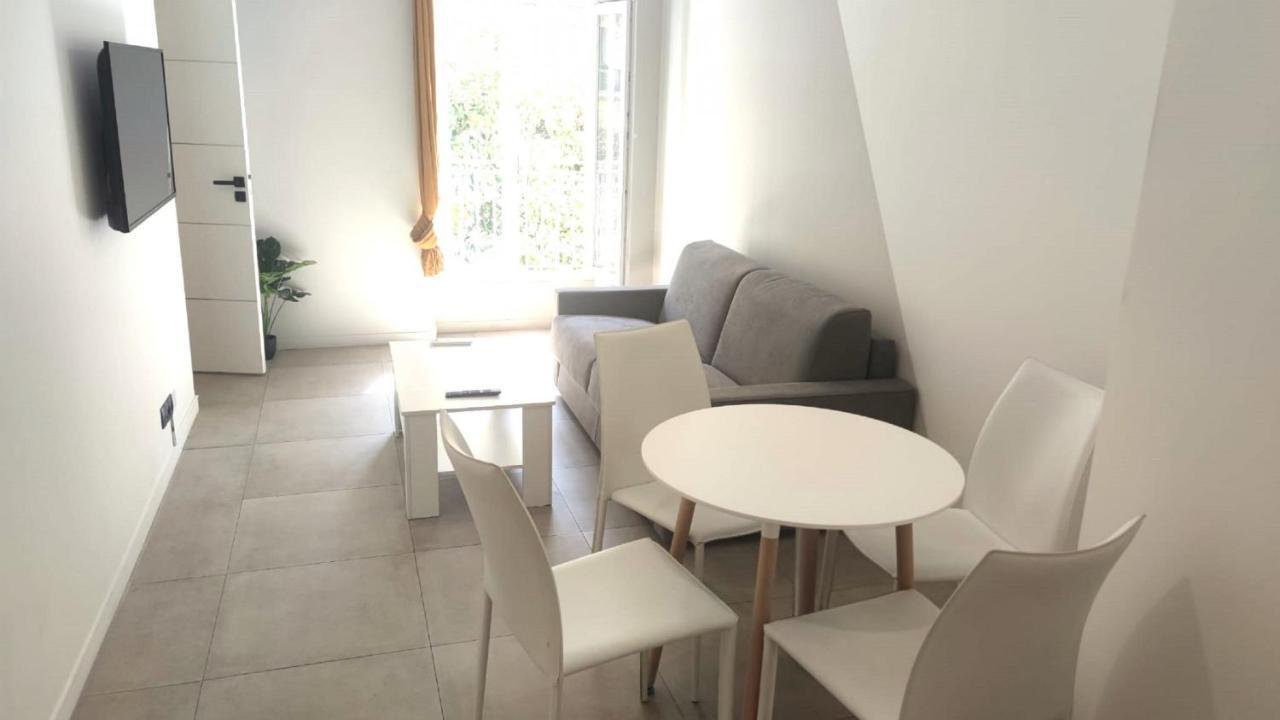 Baie Des Anges Proche 102 Nizza